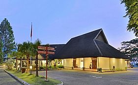 Grand Whiz Hotel Trawas Mojokerto